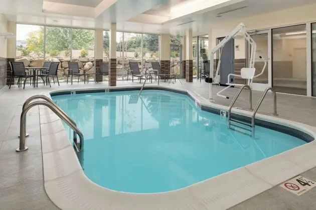 Fairfield Inn & Suites by Marriott Wenatchee - Havuz