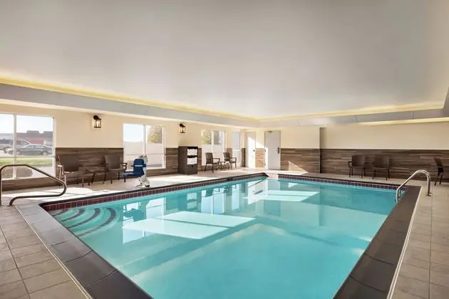 Fairfield Inn and Suites by Marriott Wheeling St Clairsville - Havuz