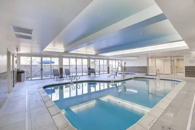 Fairfield Inn & Suites by Marriott Wichita East - Havuz