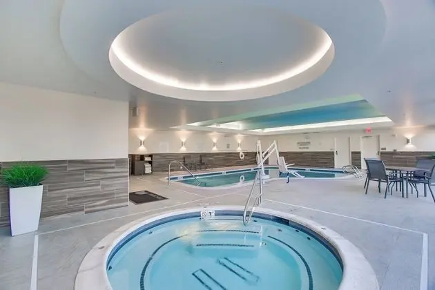 Fairfield Inn & Suites by Marriott Wichita East - Havuz