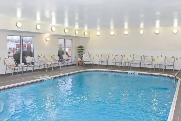 Fairfield Inn & Suites Memphis East/Galleria - Havuz