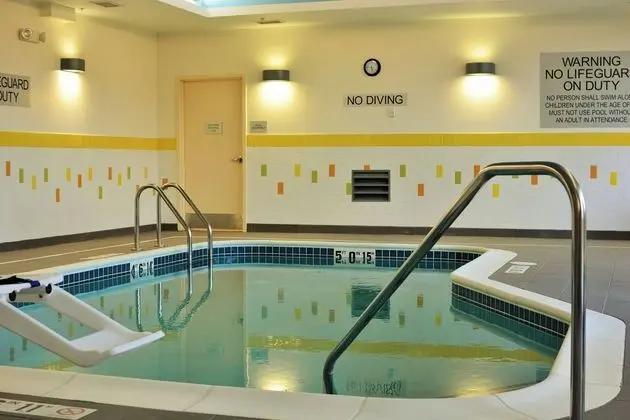 Fairfield Inn & Suites Omaha Northwest - Havuz