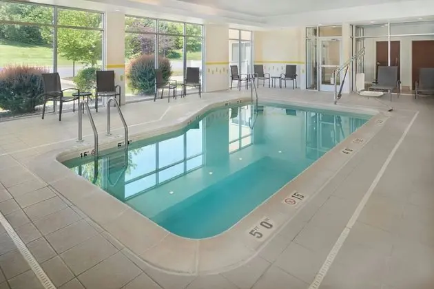 Fairfield Inn & Suites Reading Wyomissing - Havuz