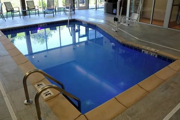 Fairfield Inn & Suites Somerset - Havuz