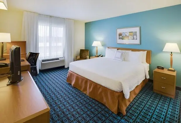 Fairfield Inn & Suites South Hill I-85