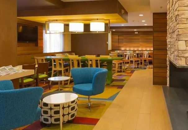Fairfield Inn & Suites St. Louis St. Charles - Lobi