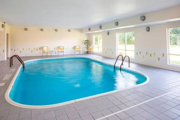Fairfield Inn & Suites Terre Haute - Havuz