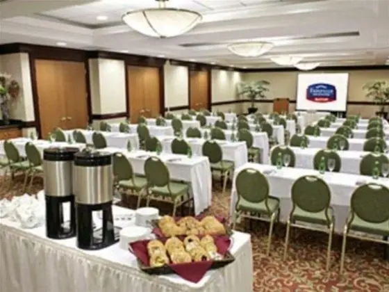 Fairfield Inn & Suites Toronto Airport