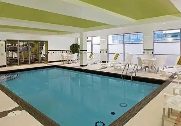 Fairfield Inn & Suites Toronto Mississauga - Genel