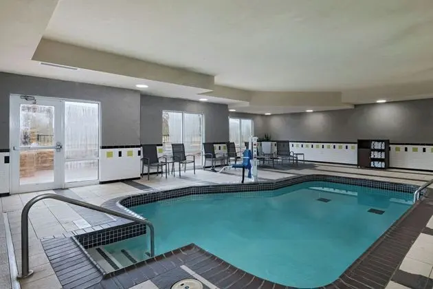 Fairfield Inn & Suites Tulsa Southeast/Crossroads - Havuz