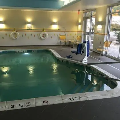 Fairfield Inn & Suites Utica - Havuz