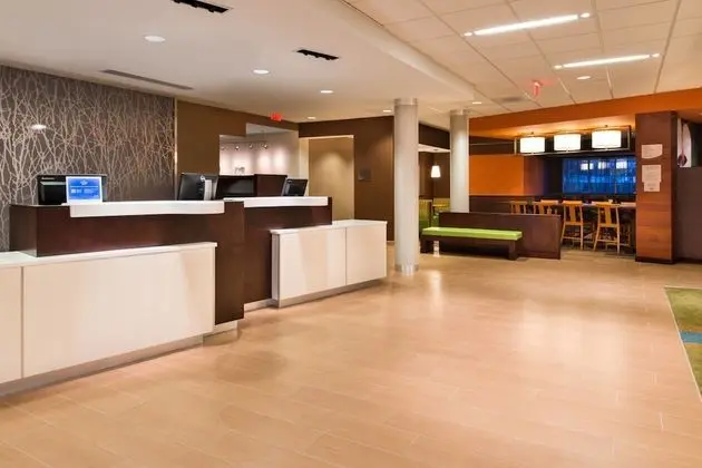 Fairfield Inn & Suites Utica - Lobi