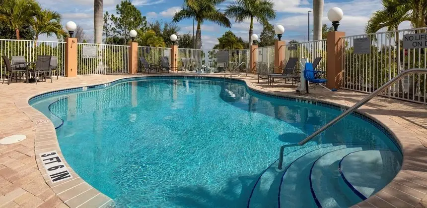 Fairfield Inn & Suites Venice - Havuz