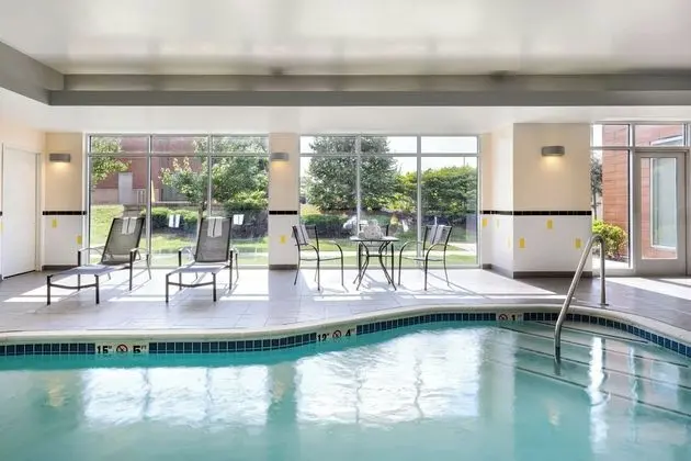Fairfield Inn & Suites Wentzville - Havuz