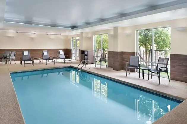 Fairfield by Marriott Inn & Suites Athens-University Area - Havuz