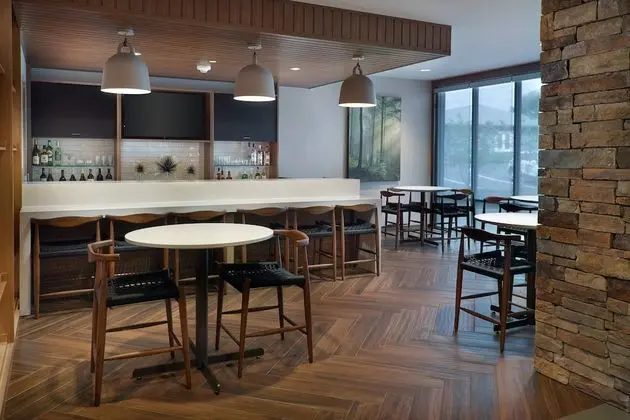 Fairfield by Marriott Inn & Suites Athens-University Area - Yerinde Yemek