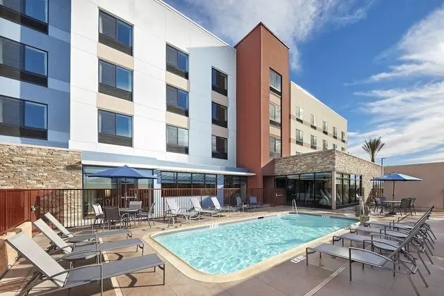 Fairfield by Marriott Inn & Suites Indio Coachella Valley - Havuz