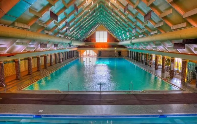 Fairmont Hot Springs Resort - Havuz