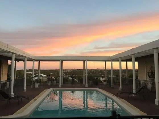 Fairway Manor Accommodation - Havuz