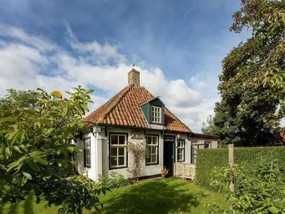 Fairytale Cottage in Nes Friesland With Garden and Terrace - Dış Mekan