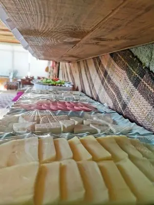 Falcon Cave Suites - Kahvaltı