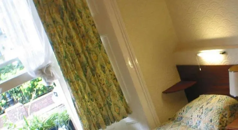 Falcon Hotel