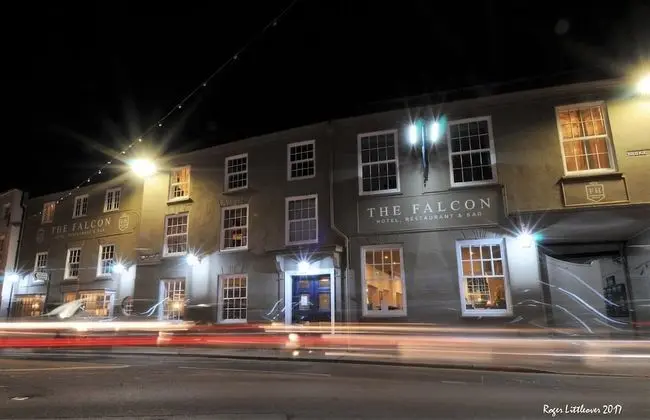 The Falcon Hotel & Restaurant - Dış Mekan