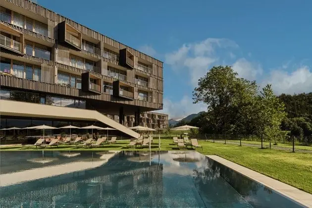 Falkensteiner Hotel Montafon - The Leading Hotels of the World - Havuz