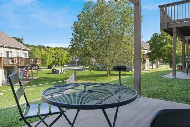 Fall Creek Abby in the Ozarks - Öne Çıkan Resim