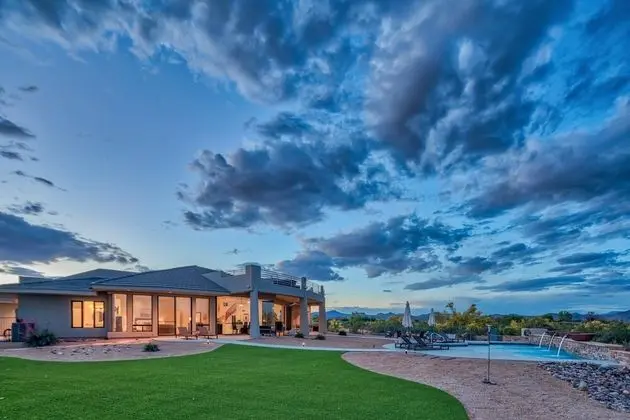 Fallbrook by Avantstay Secluded Home on 40acres W/pool, Rooftop & Trails! - İç Mekan