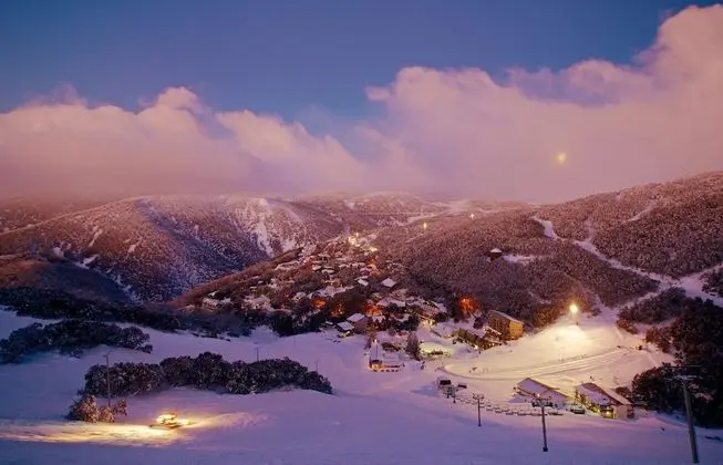 Falls Creek Hotel - Dış Mekan
