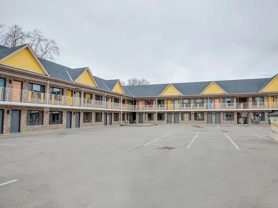 Falls Inn Near Casino Niagara By OYO