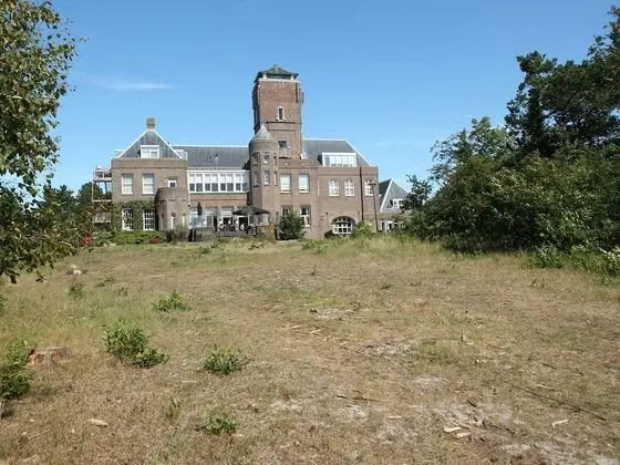 Family Apartment on Large Estate in Bergen aan Zee near Dunes & Beach
