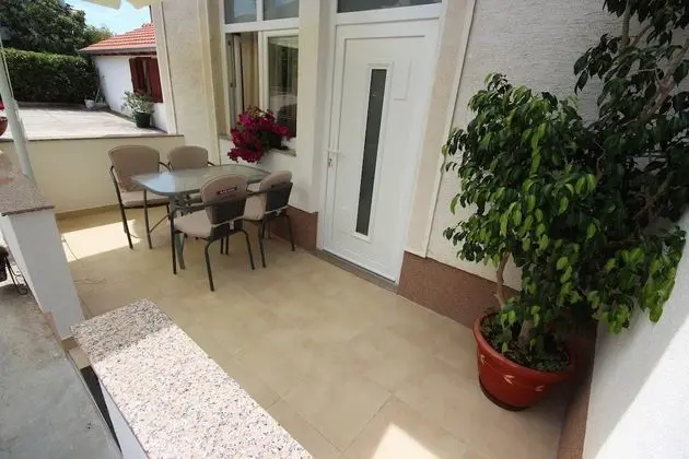 Family Apartment Mirela Borik - Dış Mekan