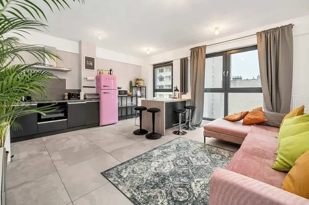 Family apartment on Wola Chłodna 22a - Öne Çıkan Resim