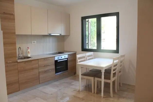 Family Apartments Budva - Mutfak