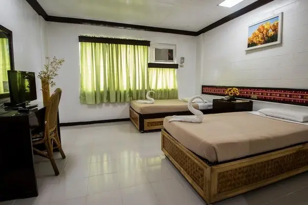 Family Country Hotel & Convention Center