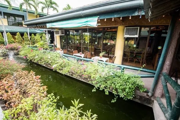 Family Country Hotel & Convention Center