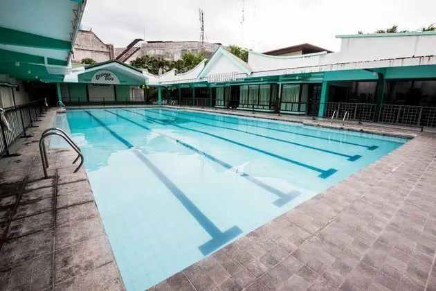 Family Country Hotel & Convention Center - Havuz