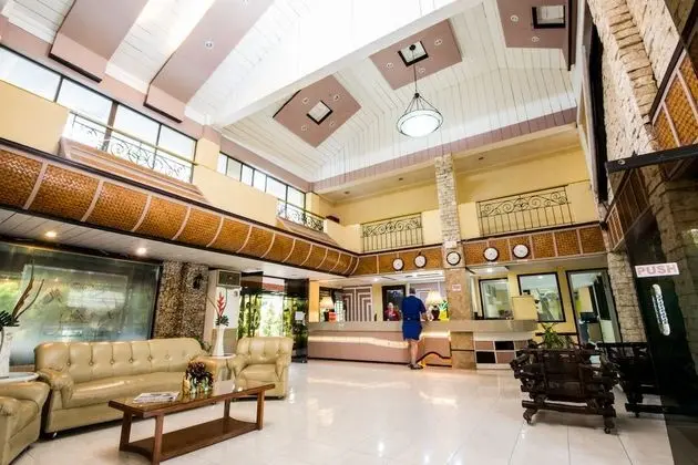 Family Country Hotel & Convention Center - Lobi