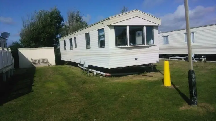 Family dog Friendly sea Beach Caravan in Camber