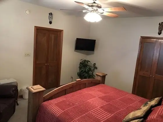 Family Friendly Lake House Located at Mid-west arm of Lake Fork