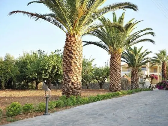 Family Friendly Villa With Private 80sqm Pool, Childrens Area & Shaded BBQ Area