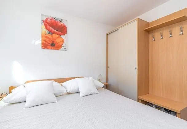 Family Friendly Vineyard House Bahor - Oda
