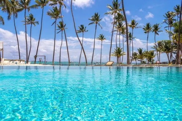 Family Getaway Apartment - On The Beach - Havuz