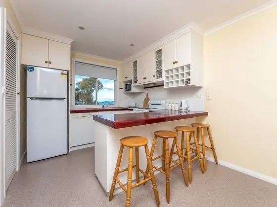 Family Home at Kingston Beach - Mutfak