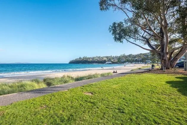 Family Home at Kingston Beach - Plaj