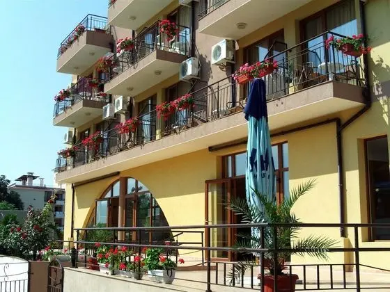 Family Hotel Kandrovi - Dış Mekan