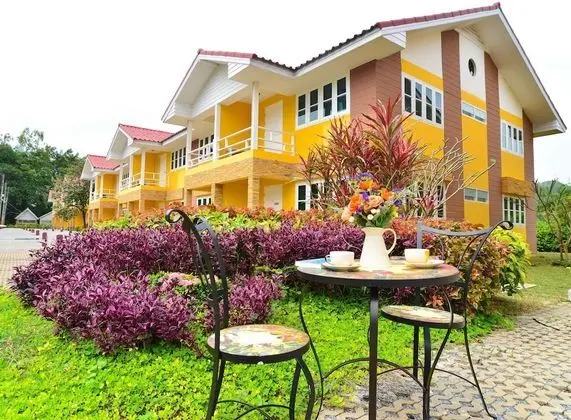Family Resort Khao Yai (Pet-friendly hotel)