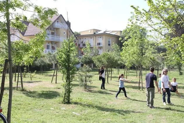 Family Hotel Pinetina Mare - Dış Mekan